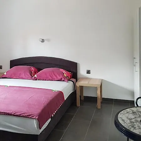 Apartament In With Wifi